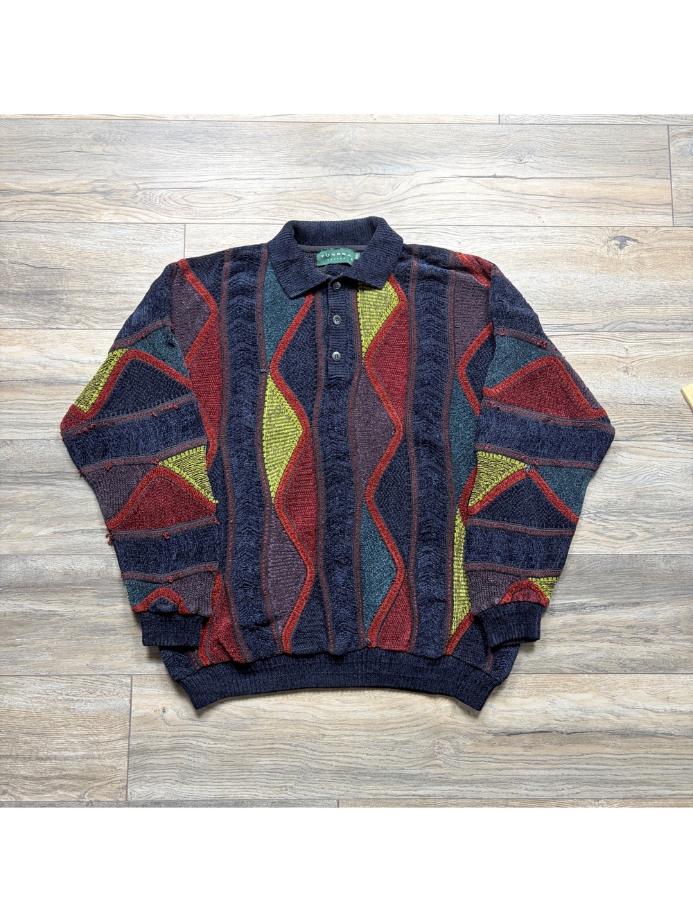 90’s Tundra 3D knit, good colors and condition, size 2XL